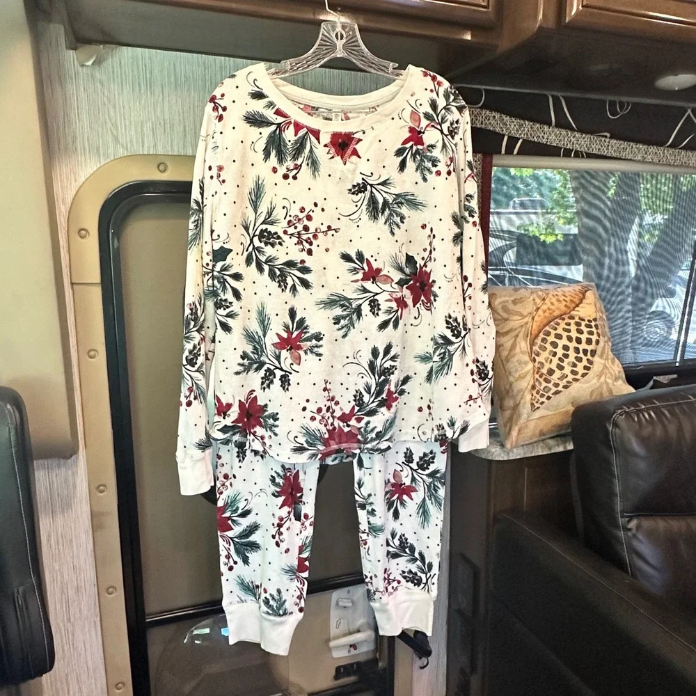 Gilligan & O'Malley Womens XL Poinsettia Waffle Knit Pajama Set Holiday Floral